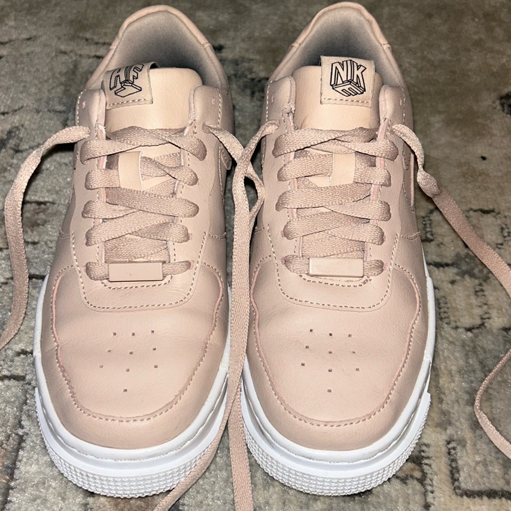 WOMEN’S NIKE AIR FORCE 1 PIXEL
